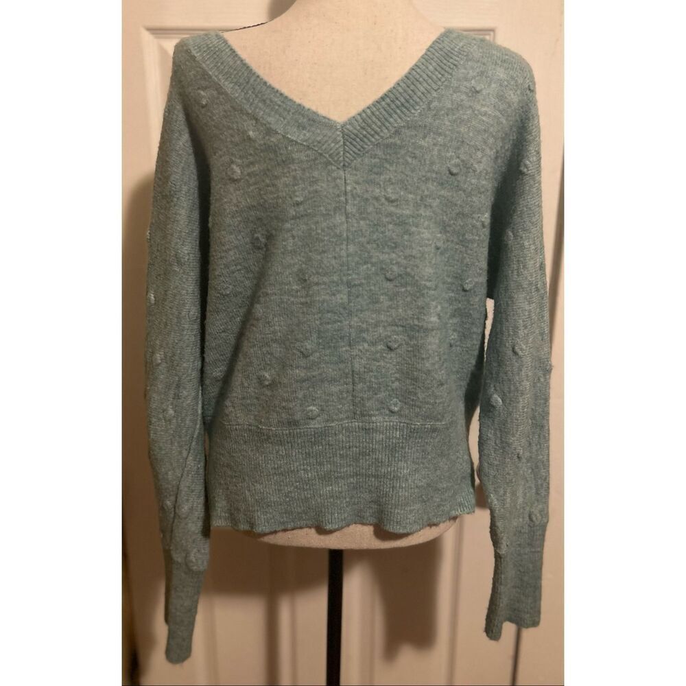 William Rast Sweater Size Large - Picture 2 of 4